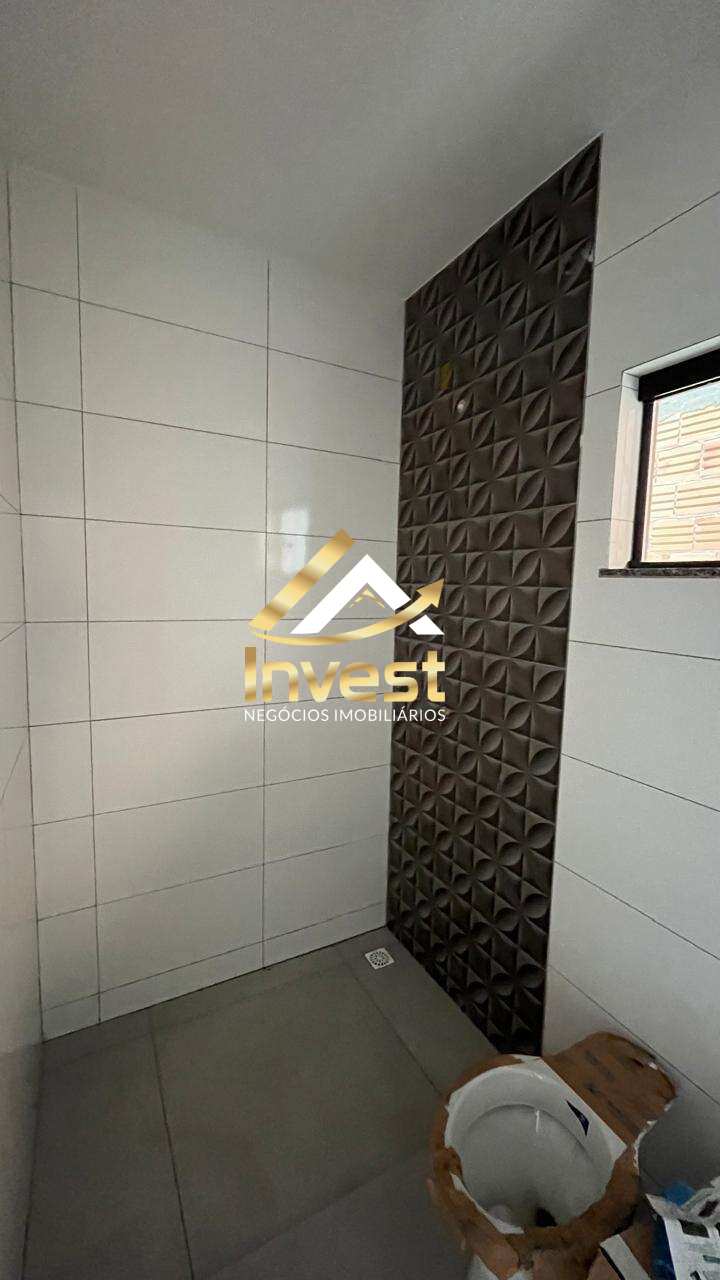  - Belíssima casa 2 quartos, em laje - com fachada moderna e estrutura reforçada para sobrado.