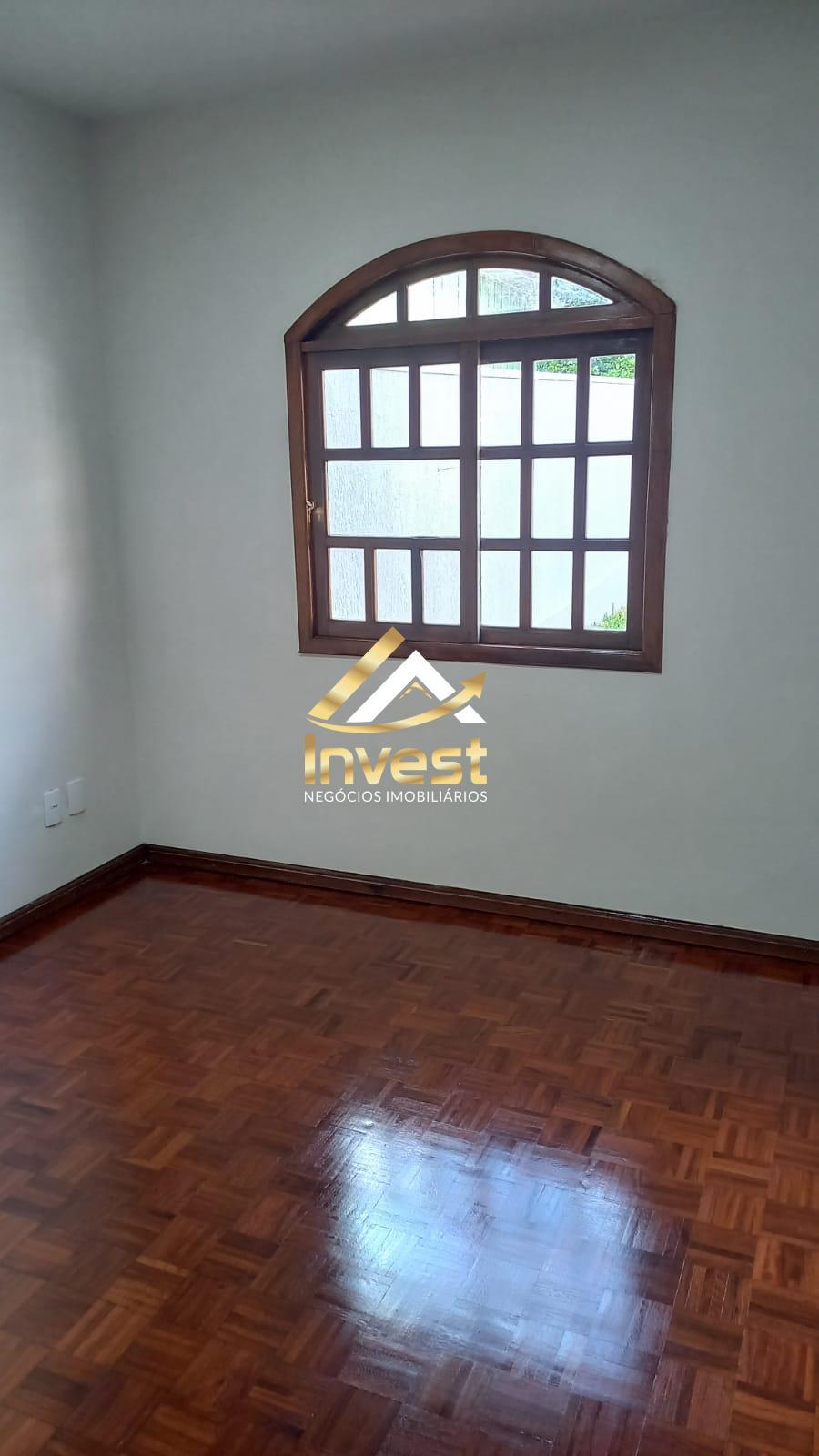  - Casa 2 quartos com amplo espaço de terreno no Jardim Carvalho