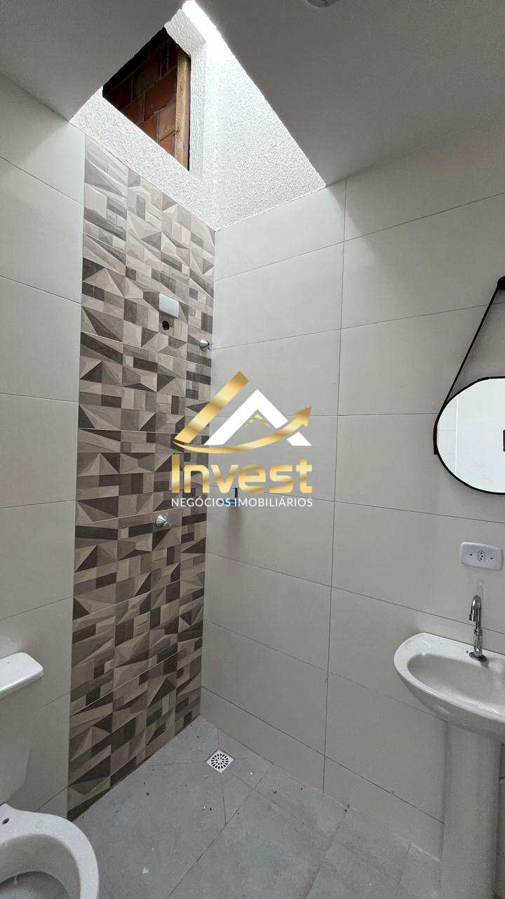  - Casa 2 quartos com edícula - Teto em laje, fachada moderna e muito espaço de terreno.