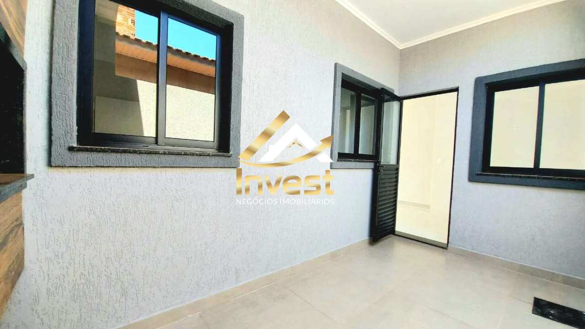  - Casa 3 quartos (1 suíte) em laje - Excelente localização próximo Odonto Execelence