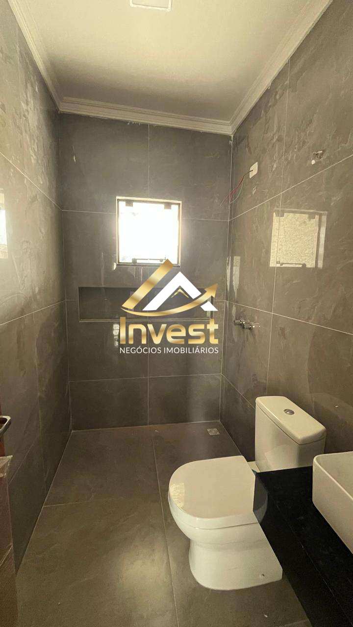  - Casa de alto padrão fora de condomínio - 3 quartos sendo 1 suíte + closet - espaço nos fundos
